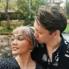 Rina Nose Beda Agama Suami Belanda 