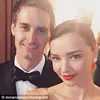 miranda kerr, miranda kerr bertunangan, miranda kerr tunangan dengan evan spiegel