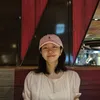 Seo Hyewon pakai topi