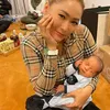 Inul Momong Gendong Anak Lesti Cucu Inul