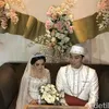Selebriti Menikah dengan Mahar Emas dan Uang Tunai