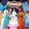 Ameena tiup lilin ulang tahun