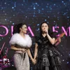 Amora Lemos &amp; Kris Dayanti di atas panggung