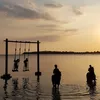 Rio Dewanto dan Keluarga