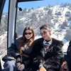 Shalom naik kereta gantung di Uzbekistan.
