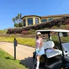 Shandy Aulia berpose cantik setelah main golf.