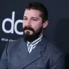 Shia LaBeouf berjenggot lebat