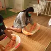 Felicya Angelista dan Caesar Hito Belajar Asuh Bayi