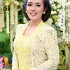 Soimah berpose cantik di acara siraman Aksa