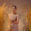 Sridevi Pakai Dress Cantik di MV Buta Karena Cinta