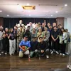 Sridevi foto bareng karyawan KLY