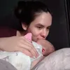 Steffi Zamora cium anak
