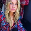 Stella Maxwell, Pacar Lesbian Miley Cyrus