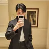 Idol K-Pop yang Tampak Elegan Saat Mengenakan Pakaian Berwarna Hitam