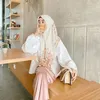 Potret cantik Larissa Chou.