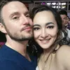 Potret Dewi Rezer dan Tunangan Bulenya 