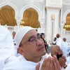 Ruben Onsu berdoa di Masjidil Haram