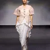 Nadya Hutagalung jalan catwalk lagi
