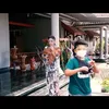 rumah orangtua seleb di kampung, rumah seleb di kampung