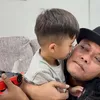 Adzam mau mencium pipi sang ayah.
