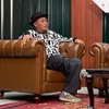 Sule Sering Tampil Pakai Topi