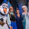 Liburan Artis Hollywood di Disneyland