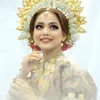 Potret Putri DA dalam busana tradisional bugis.