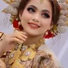 Potret Putri DA dalam busana tradisional bugis.