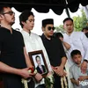 Surya Sahetapy Ungkap Perjuangan Sang Ayah 