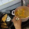 Nenek Masak untuk Suzy