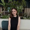 Syifa hadju pakai baju tampak lengan