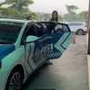 Nia Ramadhani dan Ardi Bakrie Nebeng Polisi