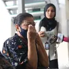Ibunda Inge Anugrah menangis di sidang mediasi