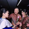 Wisuda Amora Anak Kris Dayanti dan Raul Lemos