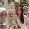 Dinda Hauw dan Rey Mbayang
