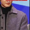 Sebagai member paling tinggi, Chanyeol selalu berdiri paling ujung ketika tampil bersama EXO. Sayangnya saat tampil bersama di TV, wajah gantengnya malah sering tertutup logo channel televisi atau informasi lainnya.