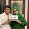 Potret mesra Rhoma Irama dan istri.