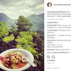 Tamara Bleszinsky makan di warteg