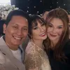 Tamara Bleszynski Bersama Emma Warokka