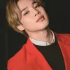 Idol Korea yang Mengenakan Baju Merah