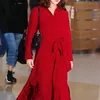 Idol Korea yang Mengenakan Baju Merah