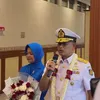Awkarin dampingi ayah jadi kepala RSAL Surabaya 