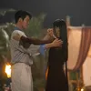 Adegan Dansa di Bawah Cahaya Malam
