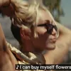 Teori di Balik Lagu Viral Miley Cyrus \&#039;Flowers\&#039;
