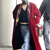 G-Dragon Pakai Bathrobe di Bandara