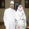 Habib Yahya dan Kartika Putri pakai baju putih