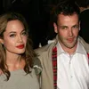 Angelina Jolie dan Jonny Lee Miller