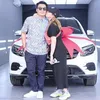 hadiah mobil, seleb diberi hadiah mobil