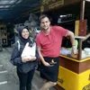 seleb jualan kaki lima, seleb jualan, jualan selebriti