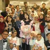 Tiara Andini bersama para fans
